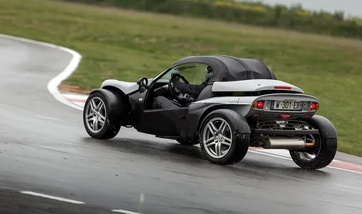 track racing car