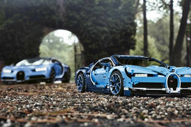 Конструктор Bugatti Chiron из 3599 деталей Конструктор Bugatti Chiron из 3599 деталей
