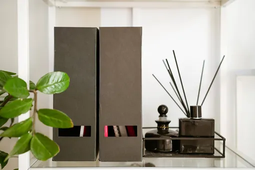 Полка с органайзером для журналов и ароматизатором для дома Полка с органайзером для журналов и ароматизатором для дома