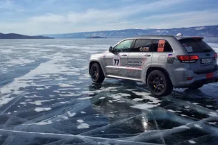 Jeep Grand Cherokee побил рекорд скорости на льду Jeep Grand Cherokee побил рекорд скорости на льду
