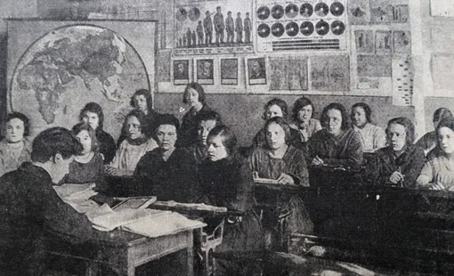 Советская государственная школа, первая половина 1920-х годов. Советская государственная школа, первая половина 1920-х годов.
