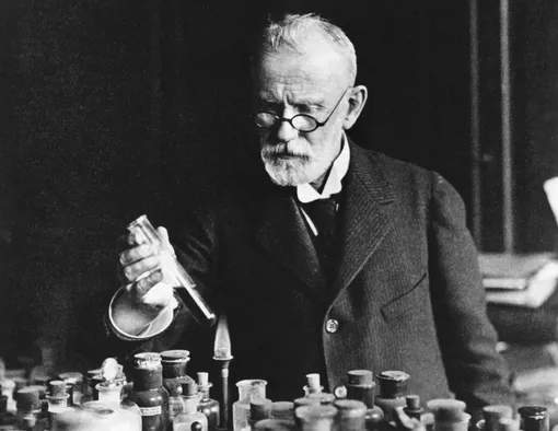 Пауль Эрлих в своей лаборатории