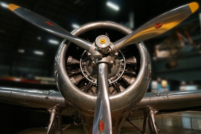 В какую сторону вращается пропеллер у самолёта