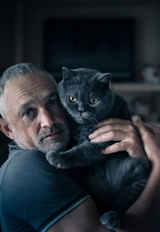 мужчина и кот мужчина и кот