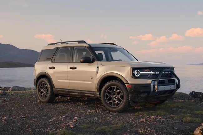 Ford придумал необычную крышу-палатку для культового внедорожника