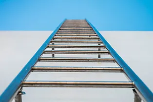 Детский тест на логику: как упасть с лестницы и еще 4 смешных вопроса