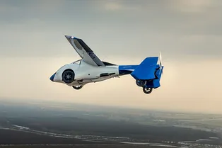 Люди требуют парашютов для летающих автомобилей