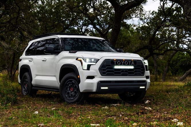 Посмотрите на гибридную 443-сильную Toyota Sequoia 2023. Сможет ли она заменить Land Cruiser в США? Посмотрите на гибридную 443-сильную Toyota Sequoia 2023. Сможет ли она заменить Land Cruiser в США?