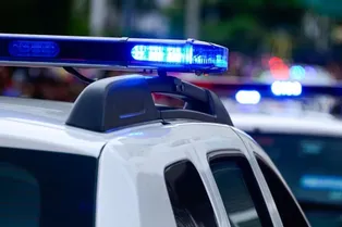 Патруль ДПС включил мигалку, но сирена молчит: можно ли его обогнать