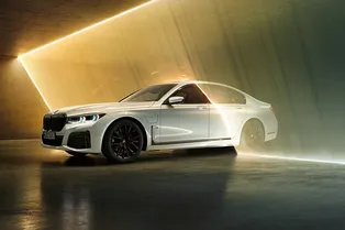 BMW показала самую экономичную «семёрку»