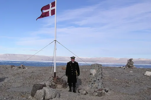 Вежливые люди в Арктике: как Дания и Канада вели веселую «холодную войну» Вежливые люди в Арктике: как Дания и Канада вели веселую «холодную войну»