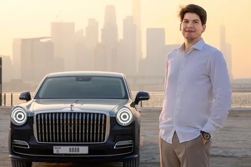 Дворец на колесах: символизм в каждой детали Hongqi Golden Sunflower Guoli Lanting Yayun Дворец на колесах: символизм в каждой детали Hongqi Golden Sunflower Guoli Lanting Yayun