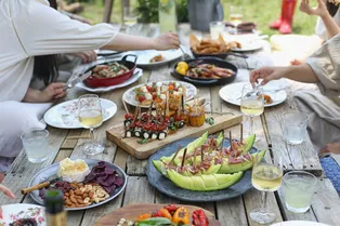 Какие продукты стоит есть в жару, а каких стоит избегать Какие продукты стоит есть в жару, а каких стоит избегать