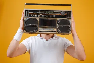 Радио активно: как устроены радиоволны и чем отличаются AM и FM