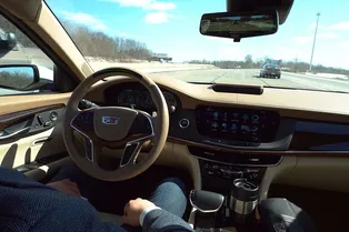 Cadillac теперь можно водить без рук