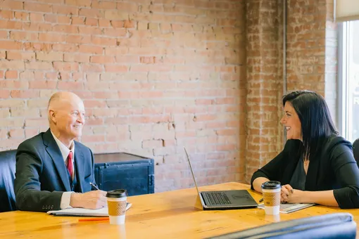 Эксперт: зумеры предпочитают «старую школу» финансов Эксперт: зумеры предпочитают «старую школу» финансов