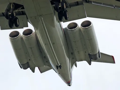 Ил-62 снизу вид на хвост