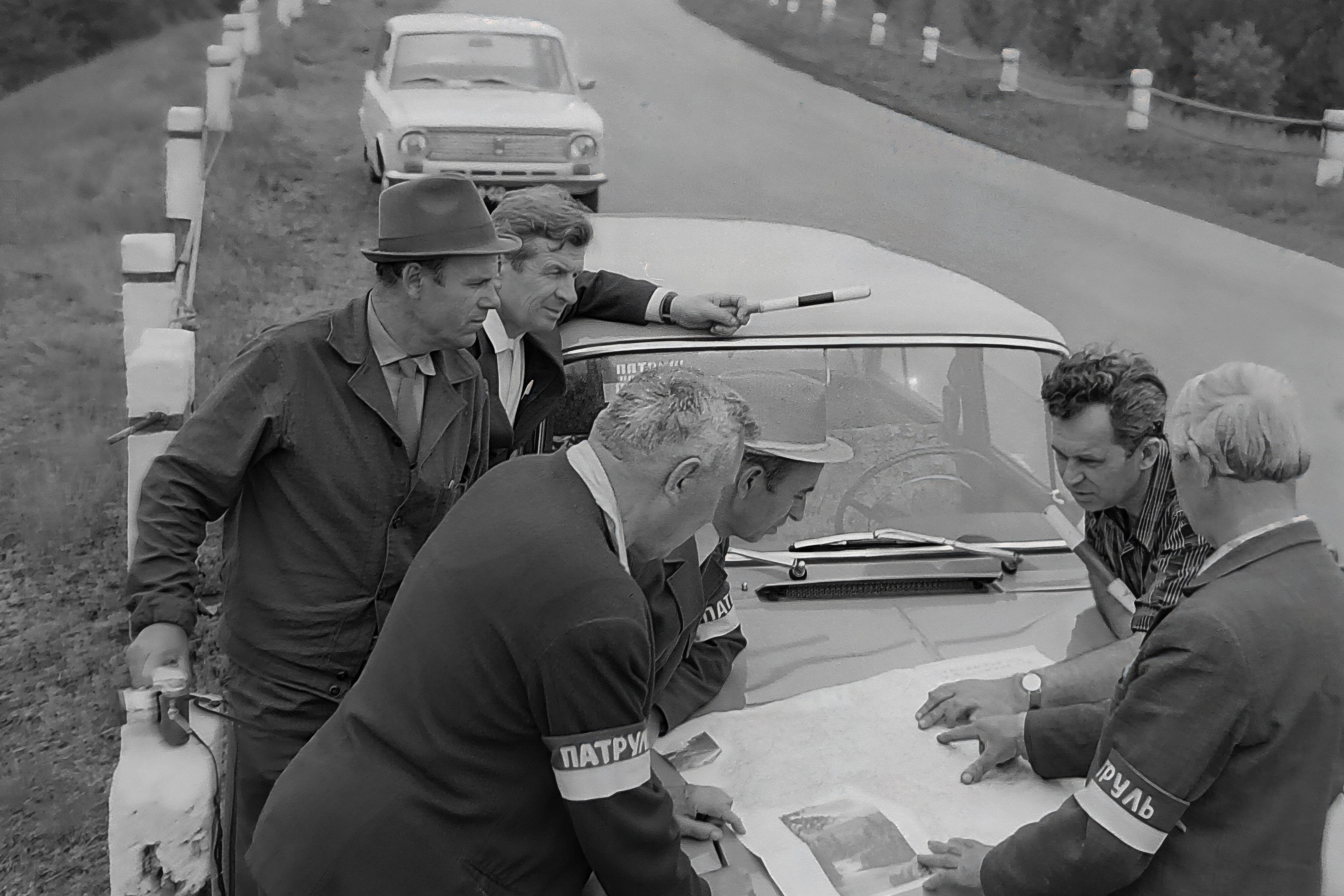 «Опасайтесь миражей, пылевых облаков и обгонов»: как в СССР учили ездить в летнюю жару