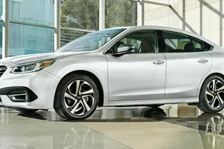 Subaru показала новый седан Legacy