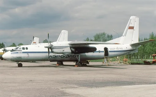 самолет ан-24 перед ночным полетом