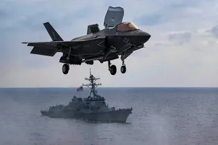Вертикальная посадка F-35: редкое видео Вертикальная посадка F-35: редкое видео