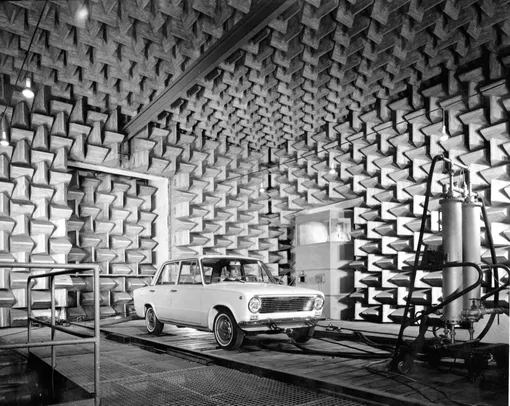 испытания Fiat 124 в лаборатории