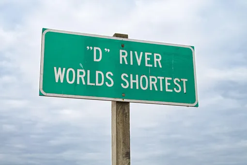 Жители Линкольн-Сити до сих пор считают реку Ди самой короткой, даже соответствующий знак поставили.