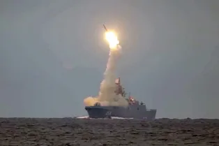 Минобороны показало запуск гиперзвуковой ракеты с близкого расстояния Минобороны показало запуск гиперзвуковой ракеты с близкого расстояния