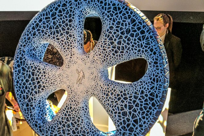 В Michelin показали безвоздушные шины будущего В Michelin показали безвоздушные шины будущего
