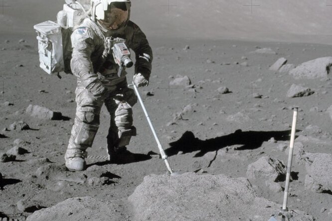 NASA готовится изучить нетронутые лунные образцы, собранные миссиями «Аполлон» NASA готовится изучить нетронутые лунные образцы, собранные миссиями «Аполлон»