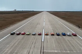 Alfa Romeo потягалась в разгоне со спорткарами Alfa Romeo потягалась в разгоне со спорткарами