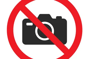 Россиянам хотят запретить фотографировать книги