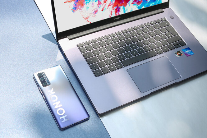 Технология Magic-link 2.0 позволяет объединять ноутбуки и смартфоны Honor в единое рабочее пространство. Обзор на примере Magicbook 15 и 30 Pro Plus