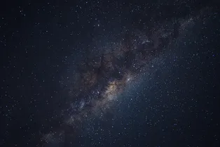 Новая теория объясняет космический микроволновой фон без темной материи Новая теория объясняет космический микроволновой фон без темной материи
