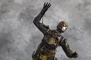 Disney учит двуногого робота грациозно падать с помощью искусственного интеллекта