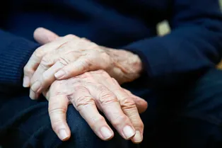 Ученые кое-что поняли о болезни Паркинсона — и теперь знают, как ее вылечить Ученые кое-что поняли о болезни Паркинсона — и теперь знают, как ее вылечить