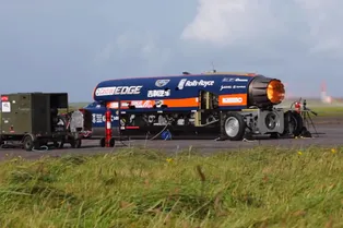 Bloodhound SSC готов разогнаться до 1600 км/ч Bloodhound SSC готов разогнаться до 1600 км/ч
