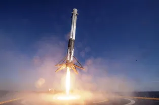 SpaceX снова посадила первую ступень ракеты SpaceX снова посадила первую ступень ракеты