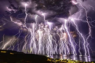 100 молний, прожигающих небо над Турцией: завораживающее фото 100 молний, прожигающих небо над Турцией: завораживающее фото