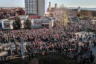Согласно науке, мы развиваемся слишком медленно для того мира, который мы построили