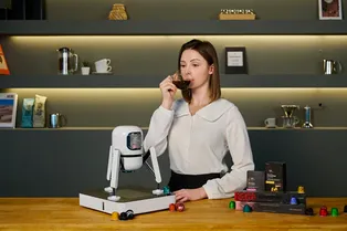 LG показал «космическую» кофеварку Nespresso в честь годовщины высадки «Аполлона-11» LG показал «космическую» кофеварку Nespresso в честь годовщины высадки «Аполлона-11»