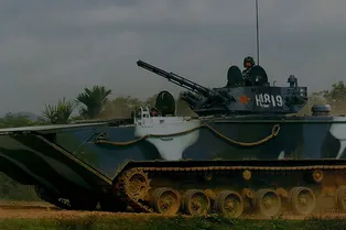 Китайцы показали самую быструю боевую амфибию Китайцы показали самую быструю боевую амфибию